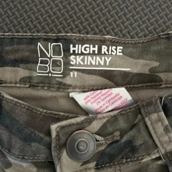 No Boundaries (NO BO) Juniors High Rise Skinny Camo Size 11 (28 inseam) - Picture 3 of 3